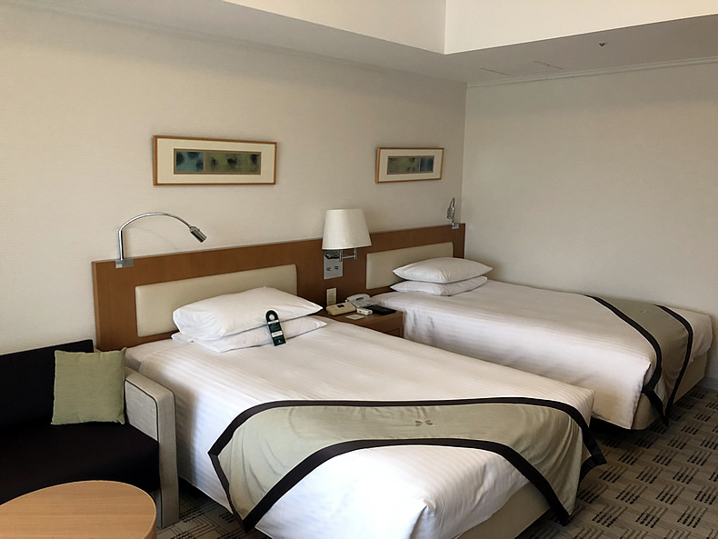 ホテル日航熊本　　寝室　ベッドルーム