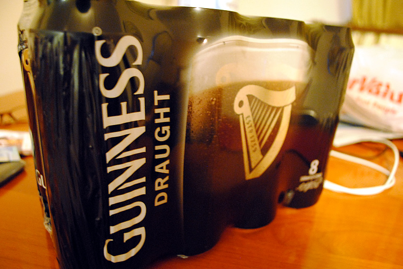 ギネスビールは　大人買い　ダブリン　アイルランド　Guiness Beer Dublin Ireland