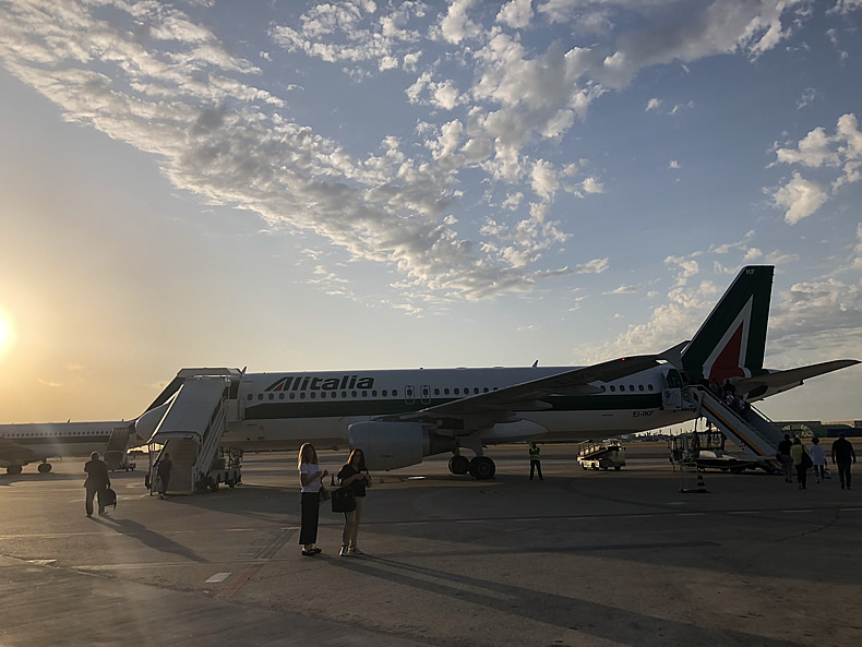 南イタリア旅行　プーリアのサレント空港