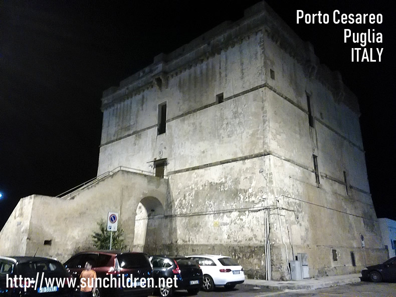トッレ チェザーレオ 夜景　-Torre Cesarea-ポルトチェザーレオ Porto Cesareo