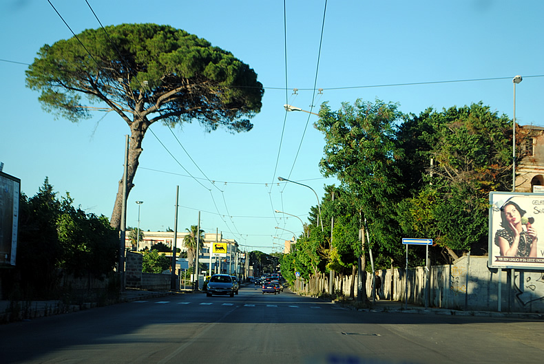 レッチェへ車で向かう　Porto Cesareo to Lecce by car.
