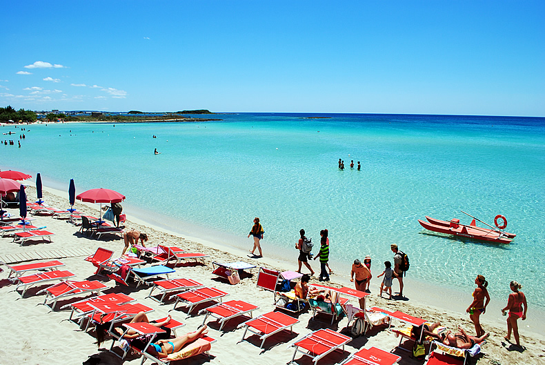 porto cesareo beach