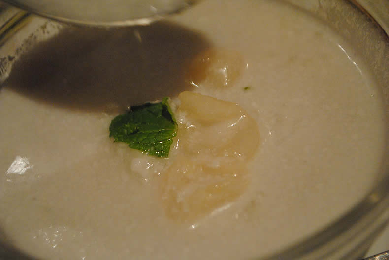 広島本格タイ料理　サワディレモングラスグリル Lemongarss Grill（レモングラスグリル）のタピオカとココナッツミルク