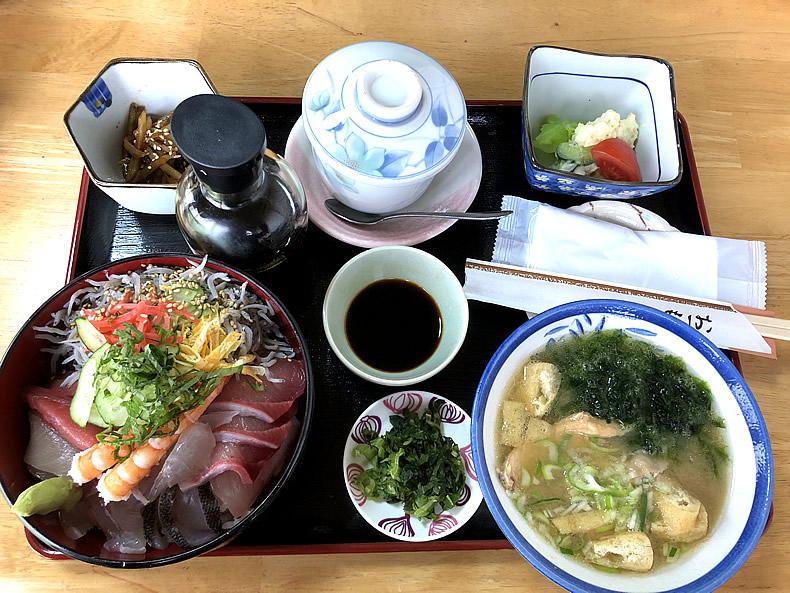 浜ノ茶屋の　しらす海鮮丼　食べました。薩摩川内