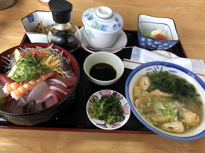 浜ノ茶屋の　しらす海鮮丼　食べました。薩摩川内