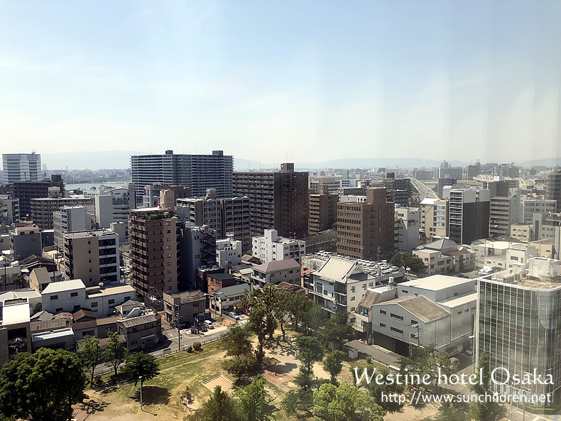 ウェスティンホテル　大阪　プールから外の風景