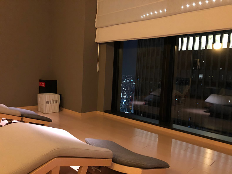 コンラッド大阪_Conrad Osaka 部屋の様子