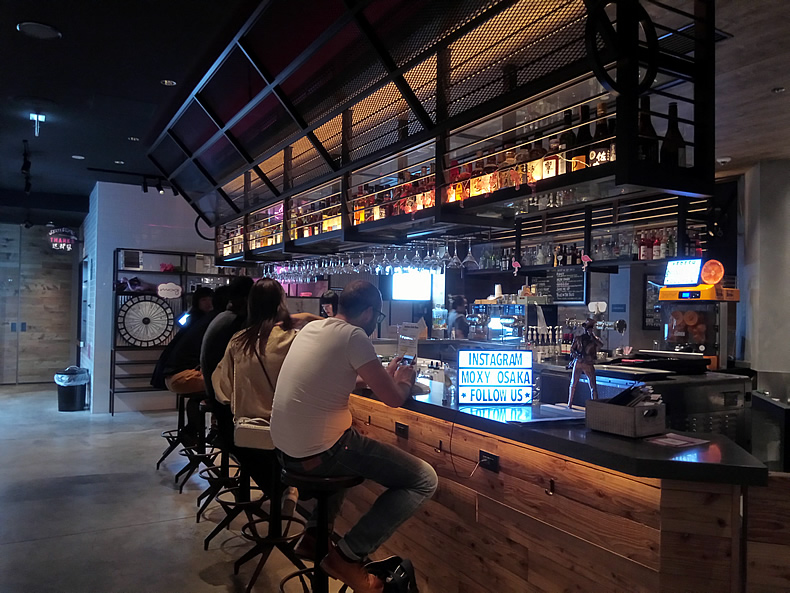 大阪　マリオットホテル moxy　moxy