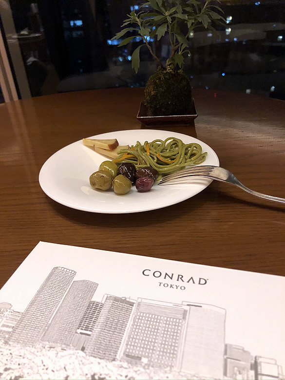 コンラッド東京のエグゼクティブラウンジ Conrad Tokyo