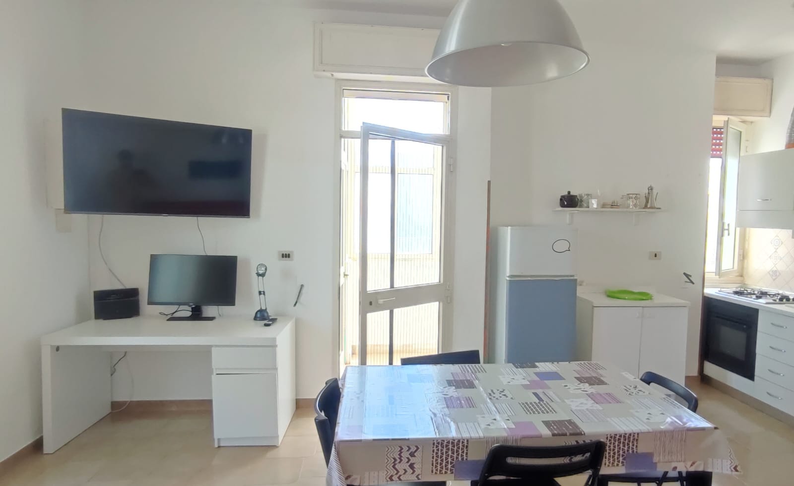 Morning Cafe イタリア プーリャ ポルトチェザーレオの珈琲 朝を楽しむためのテーブル