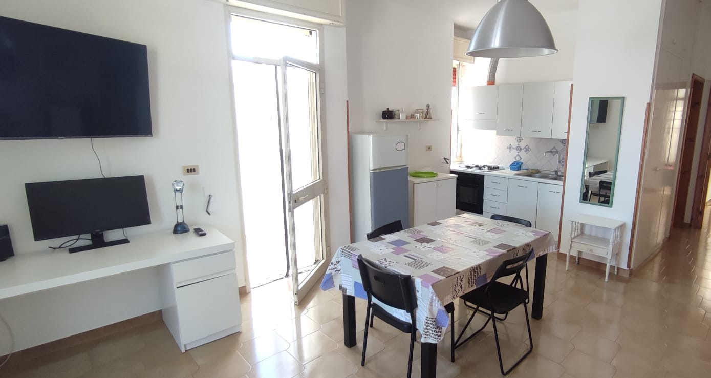 イタリアの朝ごはん ポルトチェザーレオ モーニングを食べるためのダイニング