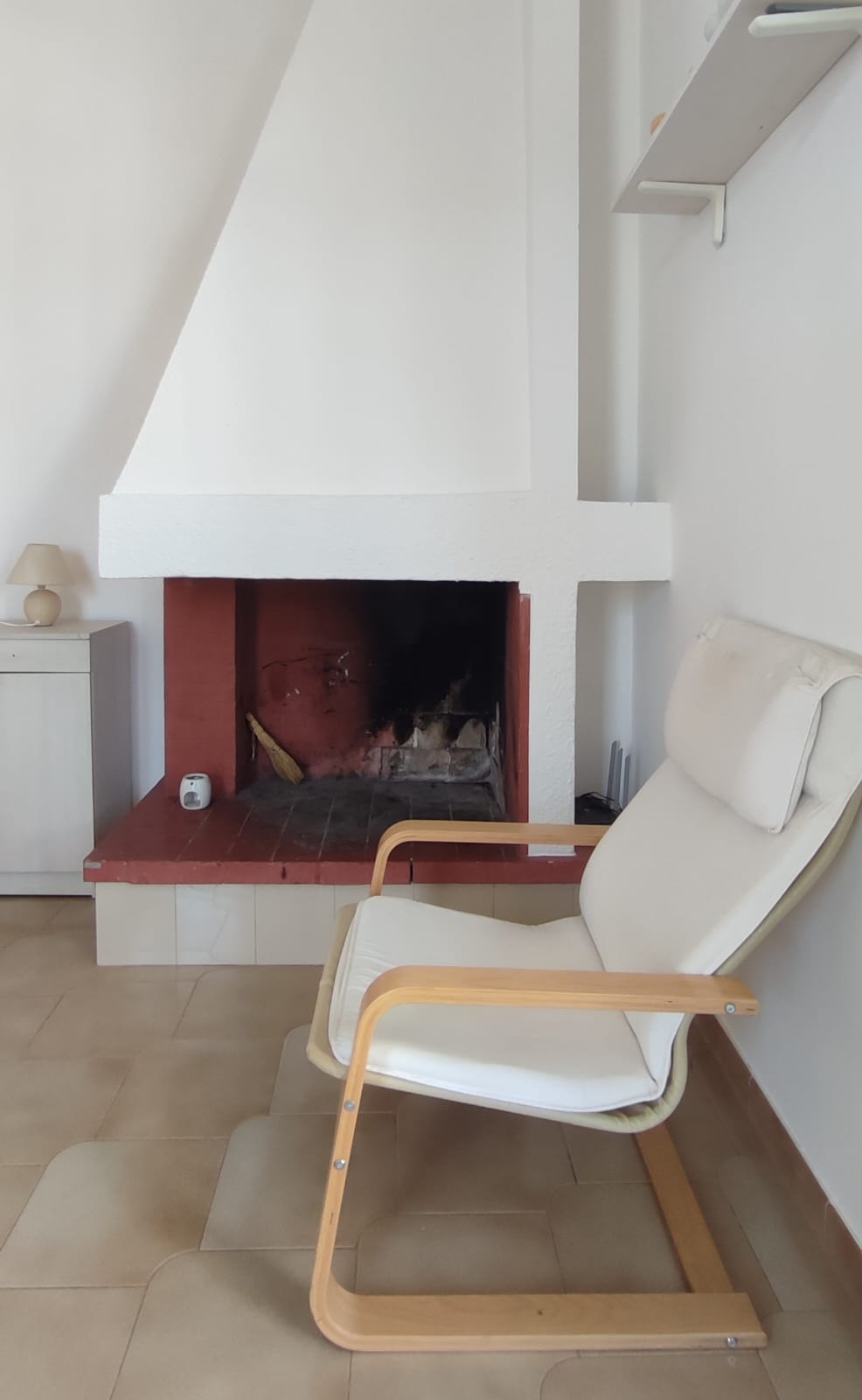 Summer Holidays Porto Cesareo house villa hotel rental 白い暖炉