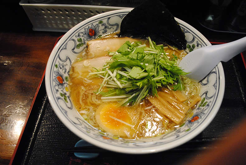 熊本ラーメン　にぼらや　煮干しラーメン