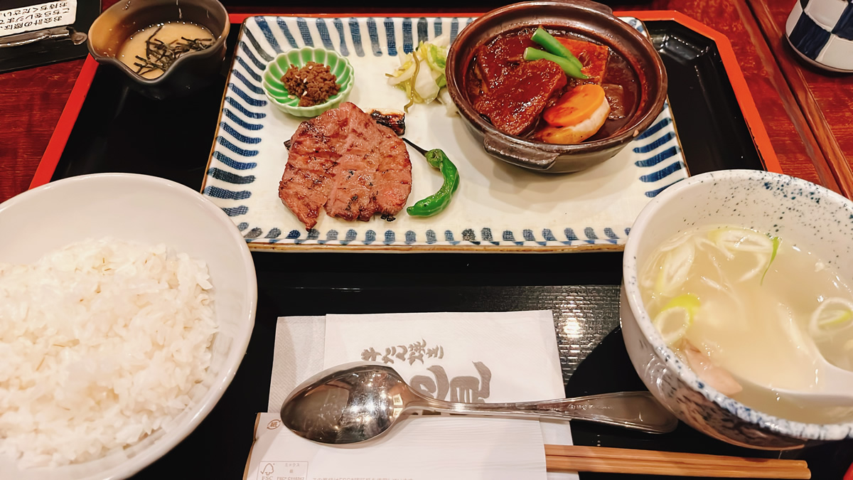 牛たん焼き 仙台 辺見 川崎アゼリア店の上タン焼きと和風タンシチュー定食