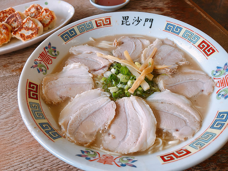 山口県の周南市　豚骨ラーメンの毘沙門（びしゃもん）