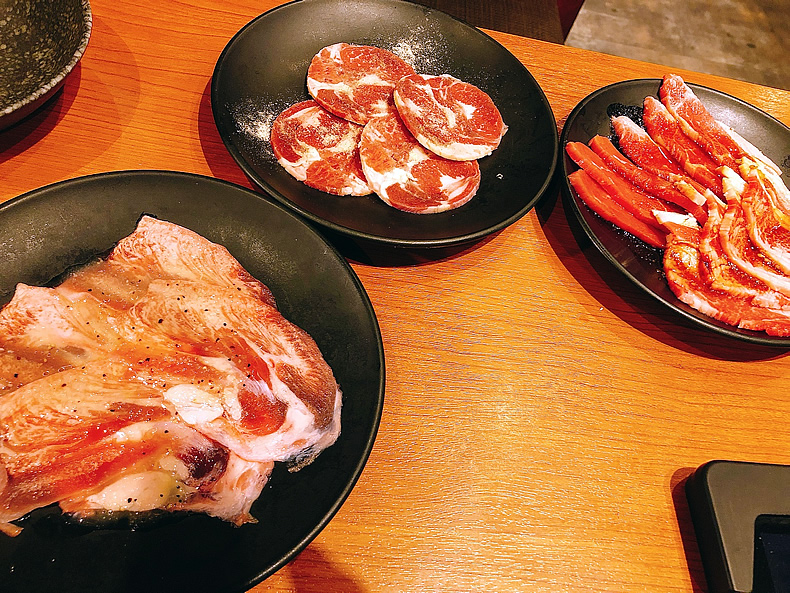焼肉食べ放題の肉匠坂井