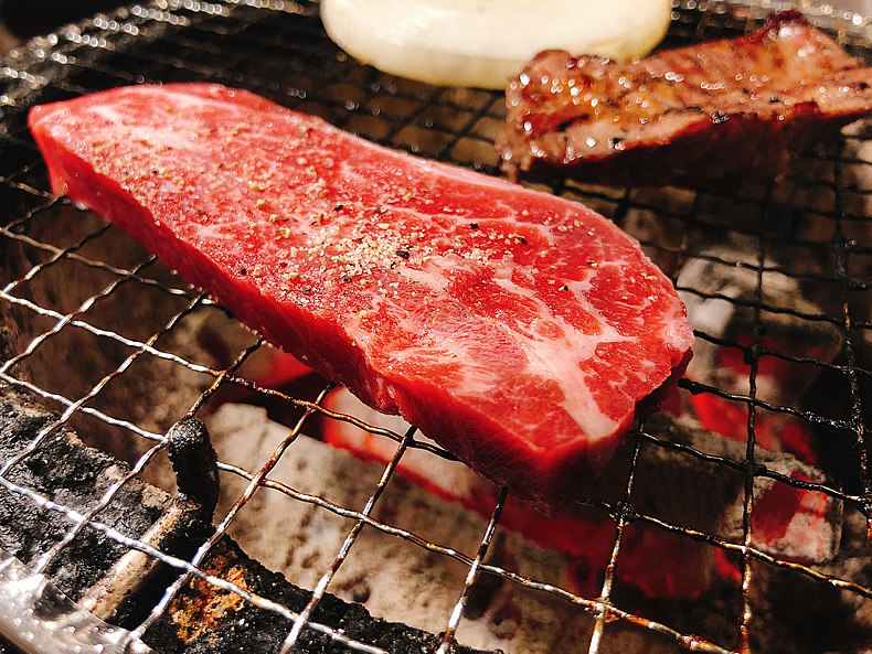 焼肉食べ放題の肉匠坂井