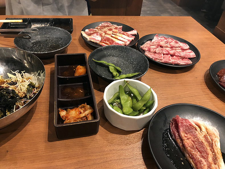 焼肉食べ放題の肉匠坂井
