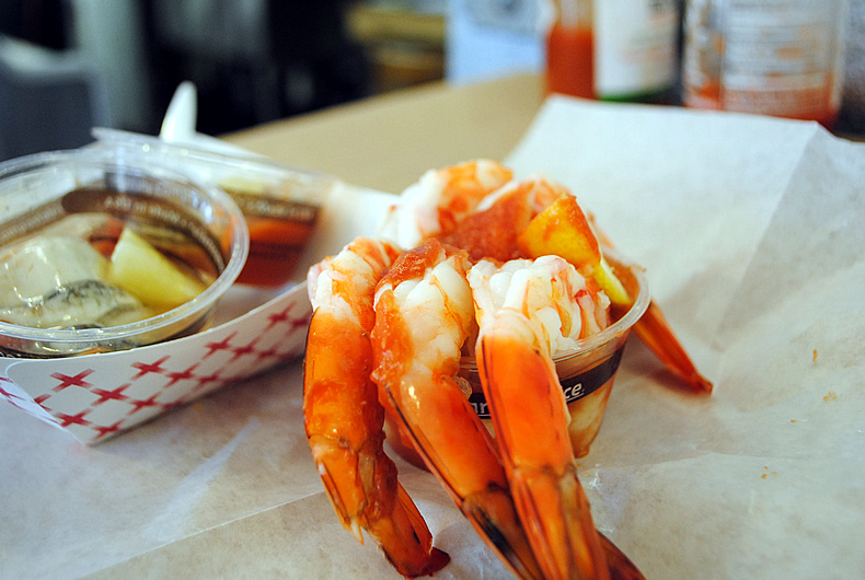 shrimp cocktail シュリンプカクテル　パイクプレースマーケット　シアトル　ワシントン州　seattle washington USA travel アメリカ旅行