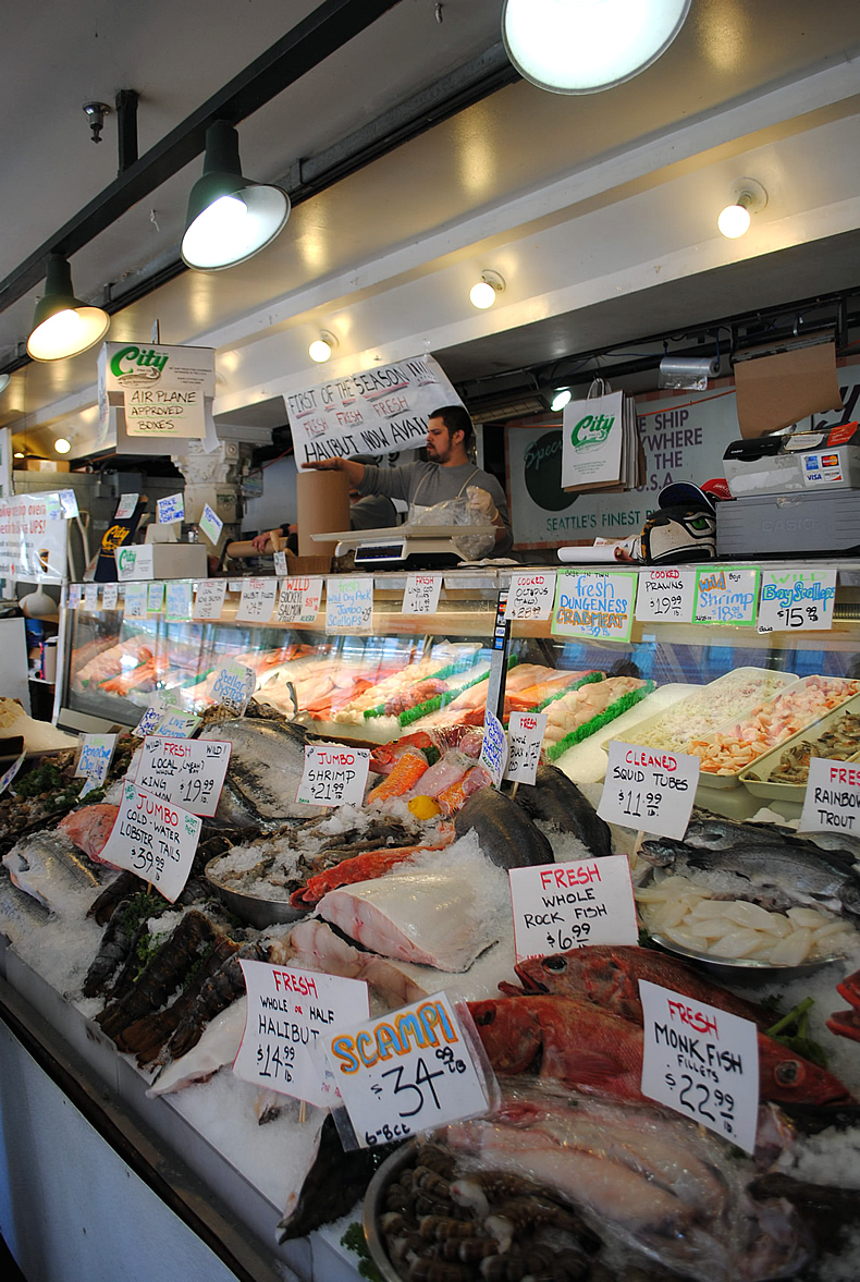 魚屋さんPike place Market パイクプレイスマーケット　シアトル旅行 seattle travel　ワシントン州　観光　アメリカ旅行