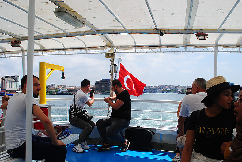 サビハ・ギョクチェン国際空港　カドキョイ（Kadıköy）行き HAVABUSバス