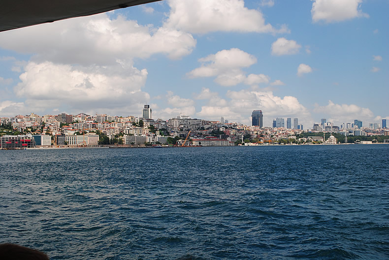 カドキョイ（Kadıköy）行き HAVABUSバス