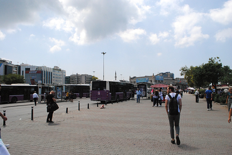 ボスポラス海峡　エミノニュ（Eminönü）　カドキョイ（Kadıköy）フェリー乗り場