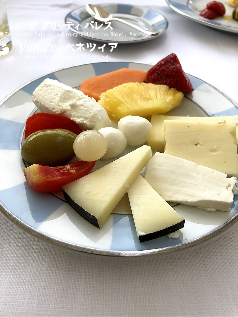 グリッティパレスの朝食　ベネツィアのホテル