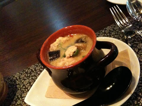 熊本のタイ料理のキャベツ＆コンドームのグリーンカレー