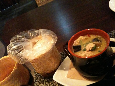 熊本のタイ料理のキャベツ＆コンドームのグリーンカレー