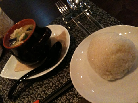熊本のタイ料理のキャベツ＆コンドームのグリーンカレー